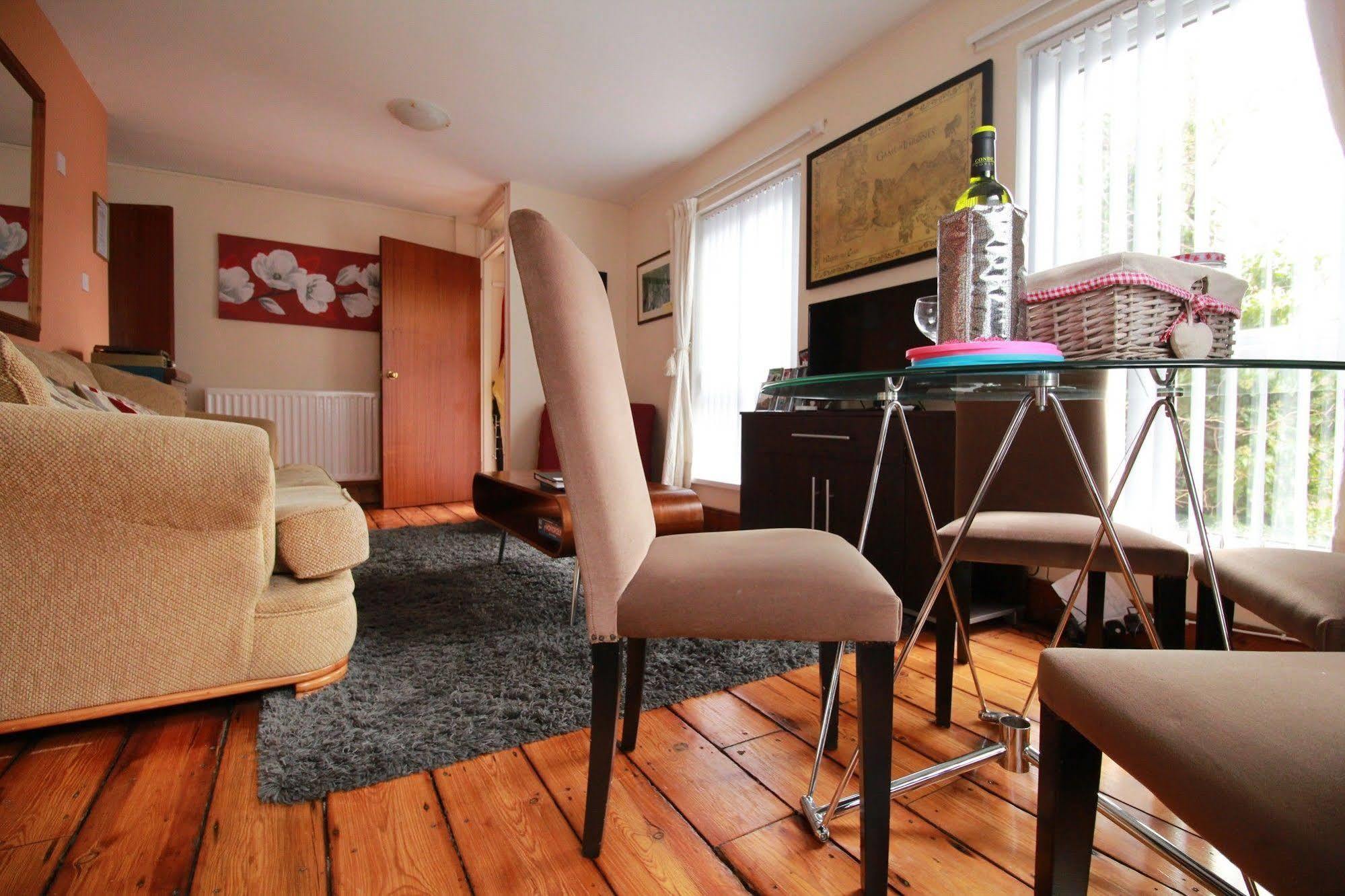 Perfect Central City Location - Parking - 3 Beds - 2 Bedrooms Belfast Eksteriør bilde