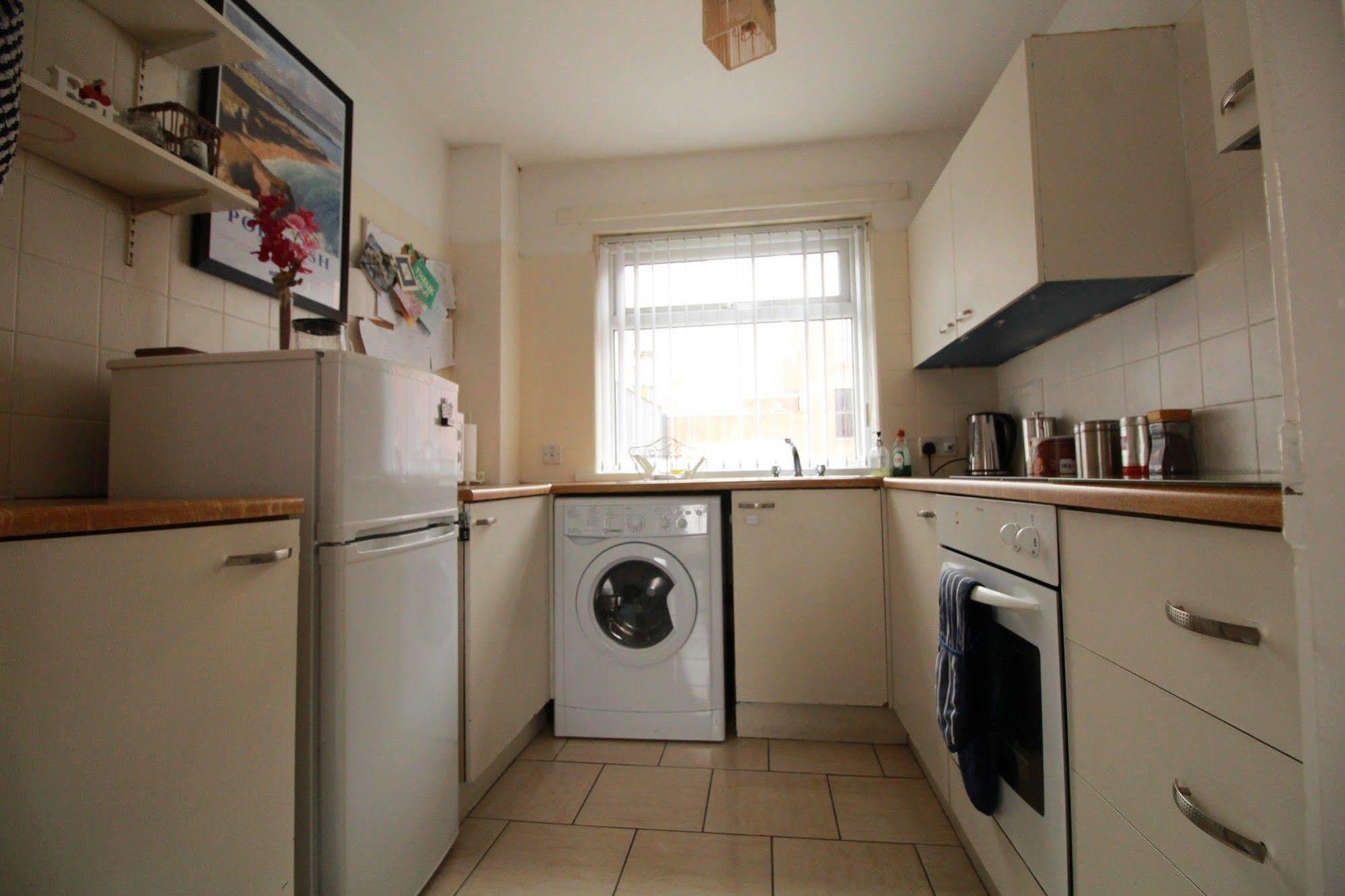Perfect Central City Location - Parking - 3 Beds - 2 Bedrooms Belfast Eksteriør bilde