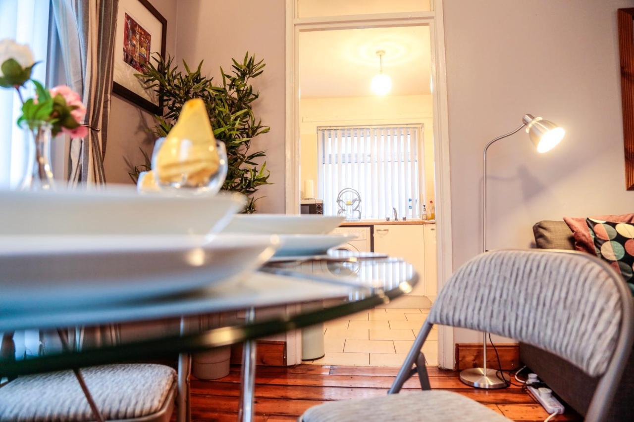 Perfect Central City Location - Parking - 3 Beds - 2 Bedrooms Belfast Eksteriør bilde
