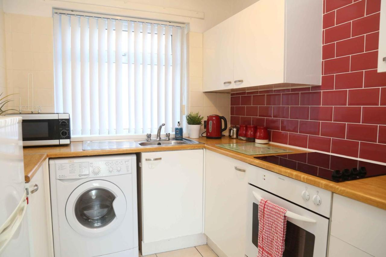 Perfect Central City Location - Parking - 3 Beds - 2 Bedrooms Belfast Eksteriør bilde