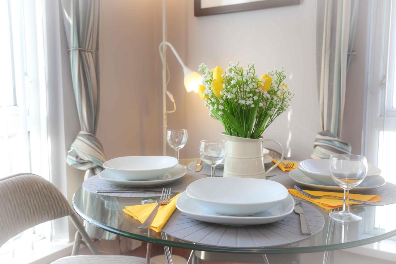 Perfect Central City Location - Parking - 3 Beds - 2 Bedrooms Belfast Eksteriør bilde