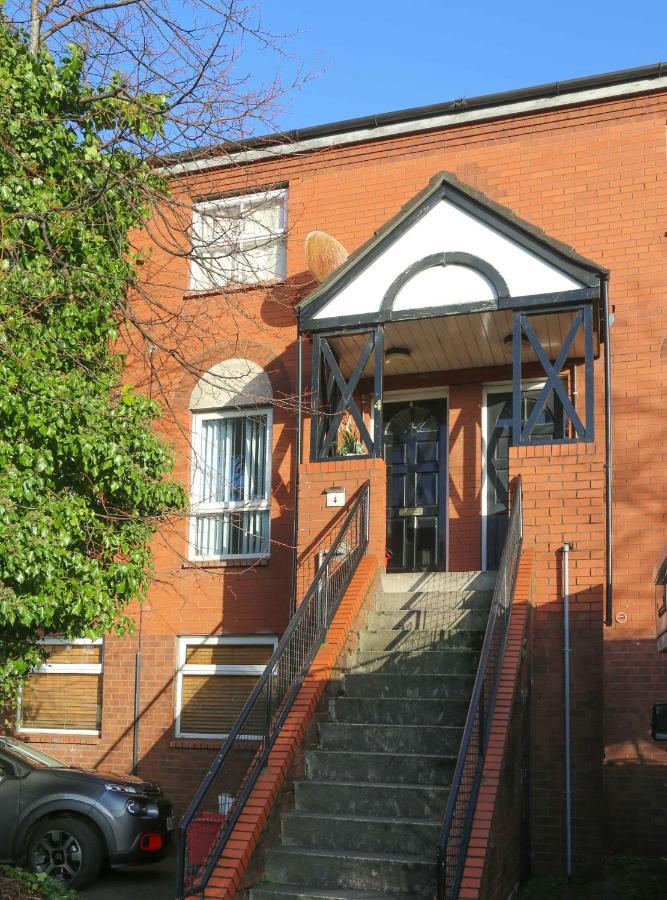 Perfect Central City Location - Parking - 3 Beds - 2 Bedrooms Belfast Eksteriør bilde